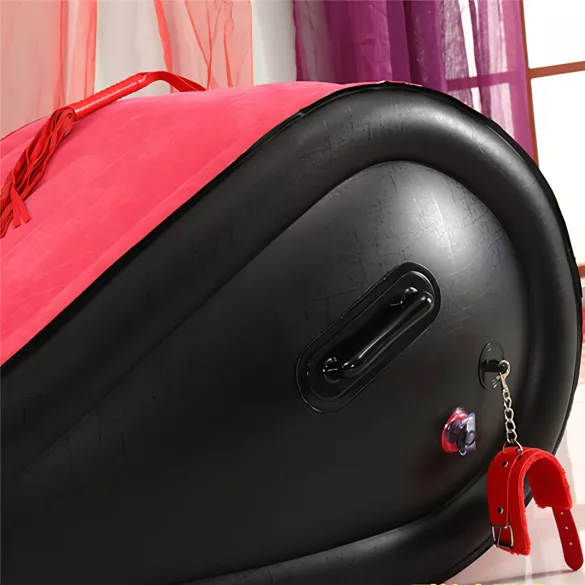 Desirel Magic Pillow - Φουσκωτό έπιπλο BDSM - με χειροπέδες (κόκκινο)
