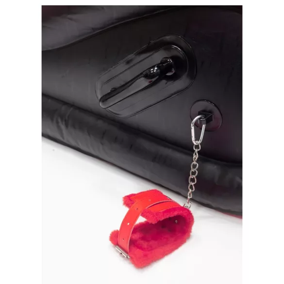 Desirel Magic Pillow - Φουσκωτό έπιπλο BDSM - με χειροπέδες (κόκκινο)