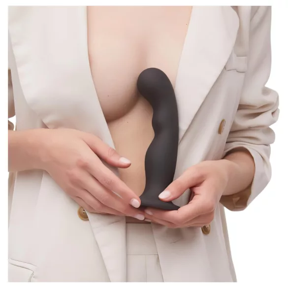 Strap-on-me - δονητής strap-on με καμπύλη & βεντούζα - μαύρος - S
